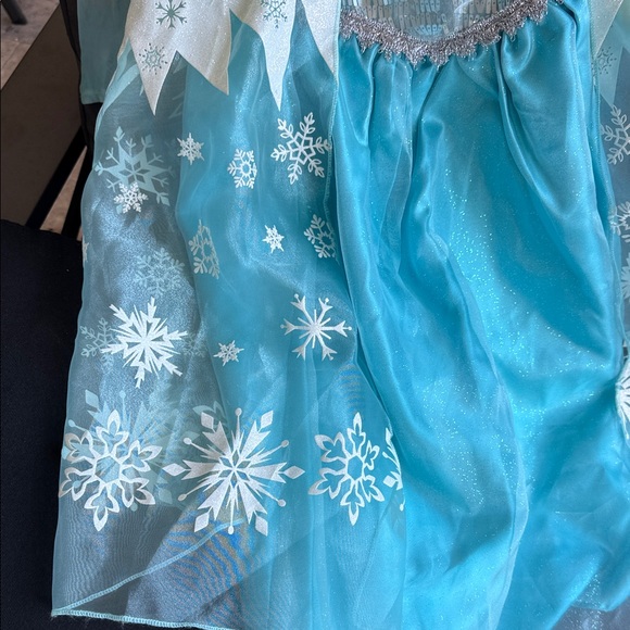 Disney Frozen Princess Costume - Size 5/6 - Picture 4 of 6